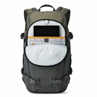 Lowepro Flipside Trek 250 4